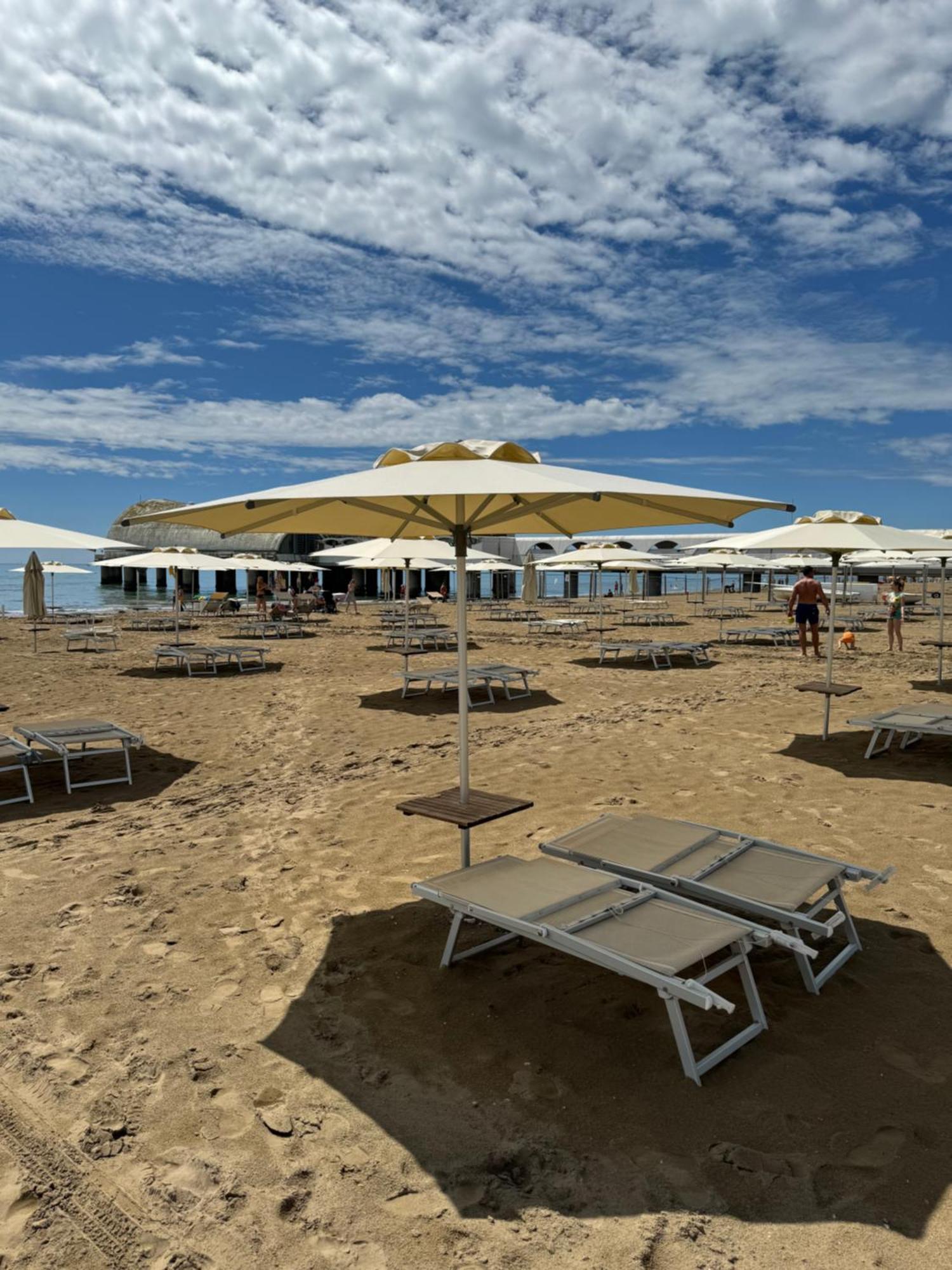 Appart 21 Artistic Beach Apartment Lignano Sabbiadoro Exterior foto